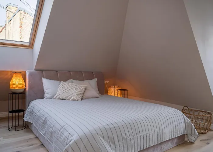 Cozy Spacious Loft! Great For Longer Stays!